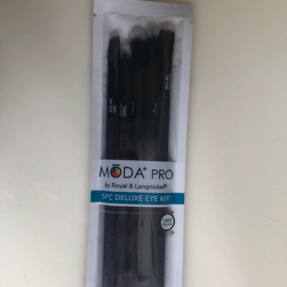 MODA - PRO BY ROYAL & LANGNICKEL 5 PC EYE KIT